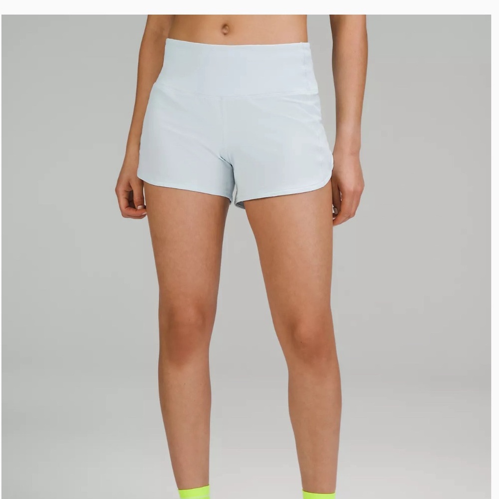 Lululemon women’s Speed Up High Rise lined Shorts. Size 4. Excellent condition.